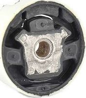 Подушка (опора) двигателя BSG передняя для Volkswagen Passat B6 2005-2010. Артикул BSG 90-700-154