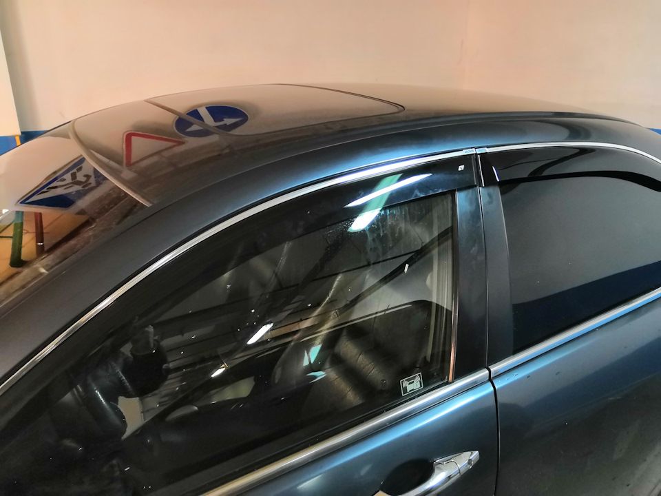 Дефлекторы Cobra Tuning для окон (c хром. молдингом) Acura TSX 2003-2007. Артикул H10103CR