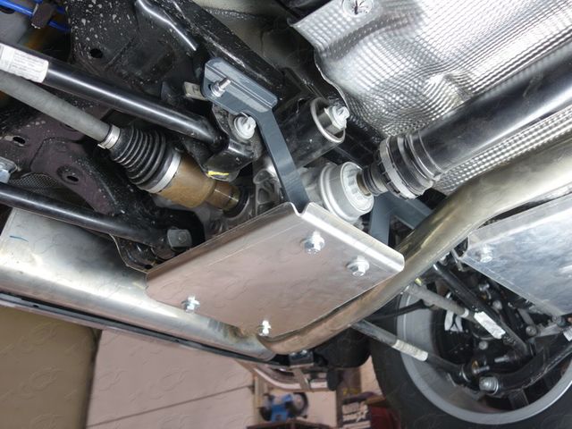 Защита алюминиевая ТСС (4 мм) для заднего редуктора Jeep Renegade 4WD 2015-2026. Артикул ZKTCC00168