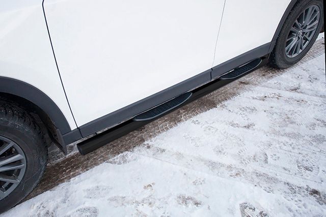 Пороги Slitkoff труба d76 с проступями для Mazda CX-5 II 2017-2026 Черные. Артикул MZCX175-04В