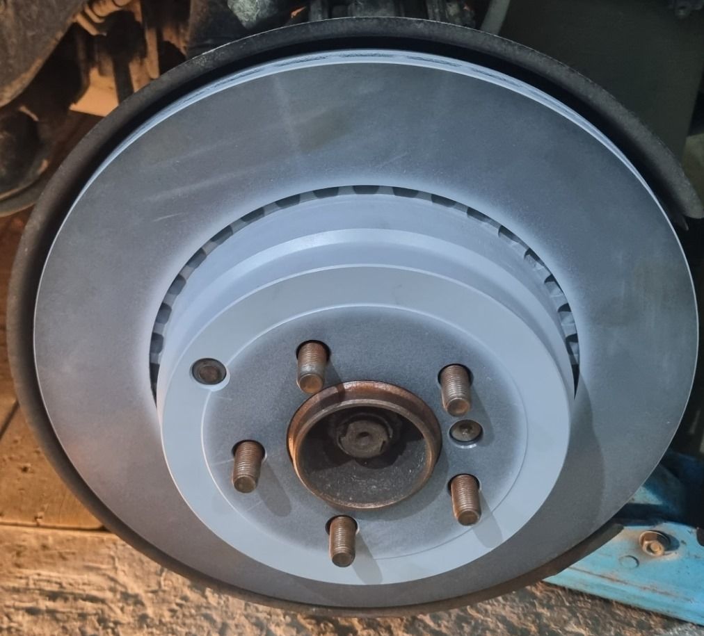 Тормозной диск Land Rover. Артикул LR031846