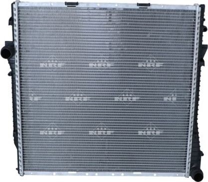 Радиатор охлаждения двигателя NRF для BMW X5 I (E53) 2000-2006. Артикул 55329