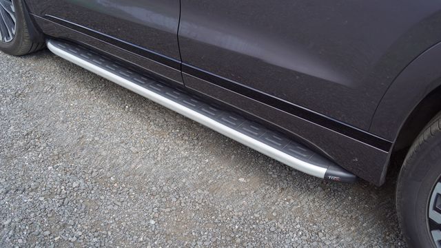 Пороги алюминиевые ТСС с пластиковой накладкой 1820 мм для Jaecoo J8 2.0L 4WD 2024-2026. Артикул JAECOOJ824-06AL