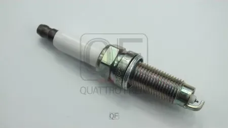 Свеча зажигания AUDI Q7  PORSCHE CAYENNE  VW TOUAREG (Quattro Freni). Артикул qf29a00030