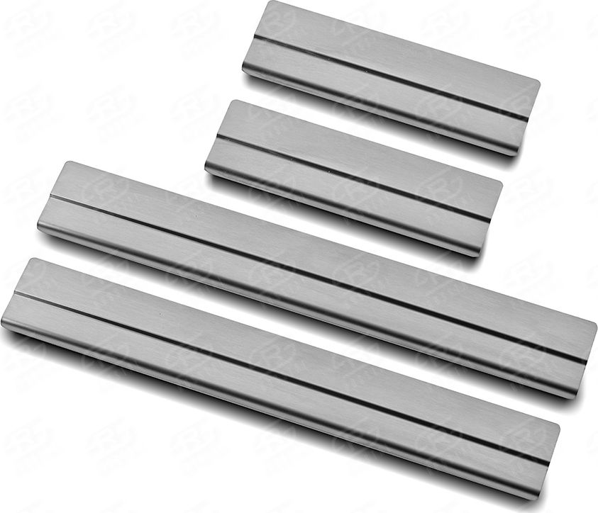 Накладки RusStal на пороги (лист нерж. шлифованный) для Toyota RAV4 IV рестайлинг 2015-2019. Артикул TR4Z15-02