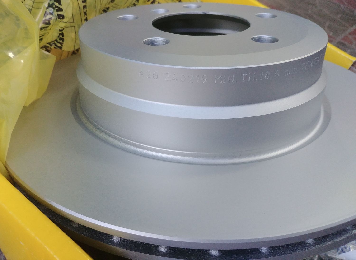 Тормозной диск Textar Pro. Артикул 92161103