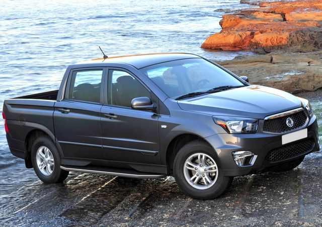 Пороги алюминиевые Rival Premium для SsangYong Actyon Sports II 2012-2016. Артикул A193ALP.5304.1