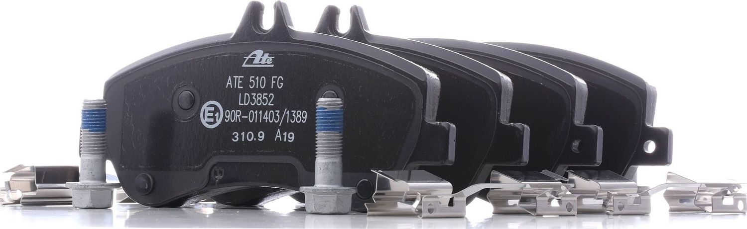 Тормозные колодки ATE Ceramic. Артикул 13.0470-3852.2