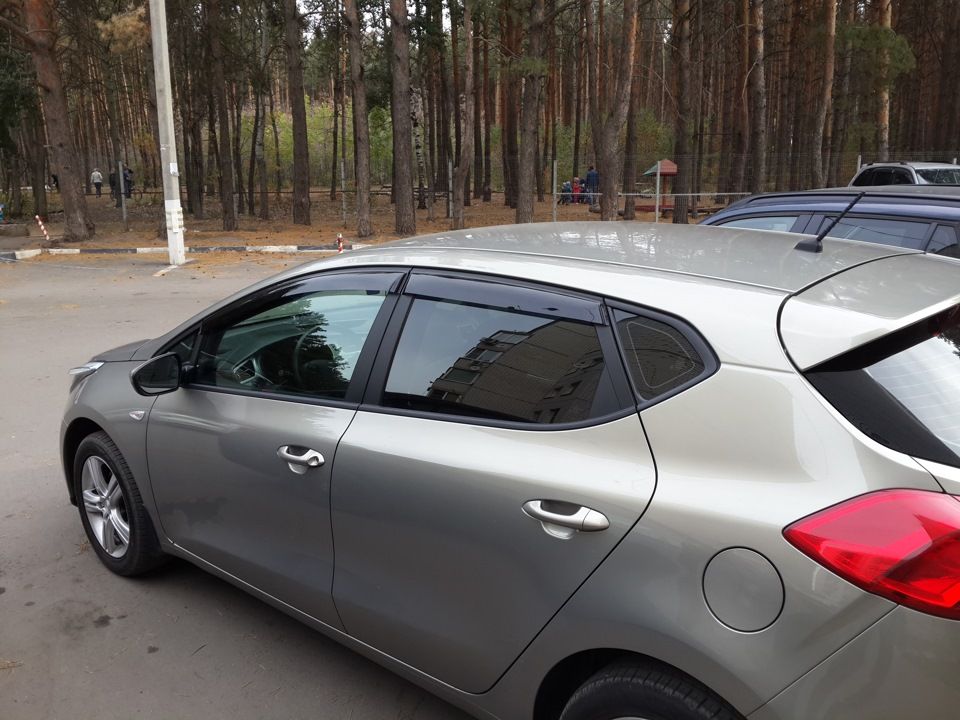 Дефлекторы Cobra Tuning для окон Kia Ceed II хэтчбек 5-дв. 2012-2017. Артикул K13112