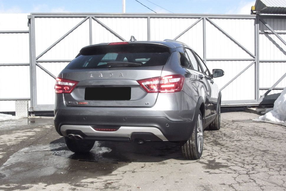 Защита Slitkoff заднего бампера d42 короткая для Lada Vesta SW Cross 2017-2026 Черная. Артикул LadVSWCR06B