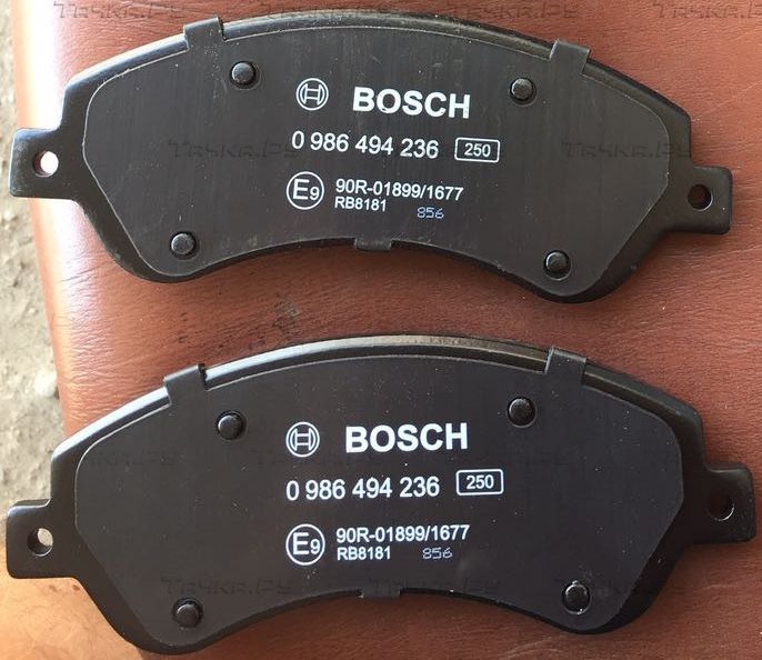 Тормозные колодки Bosch (Low-Metallic) передние для Ford Transit VII 2006-2013. Артикул 0 986 494 236