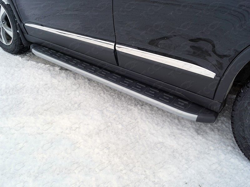 Пороги алюминиевые ТСС с пластиковой накладкой 1720 мм для Haval H6 2015-2026 Карбон серебро. Артикул HAVH615-19SL