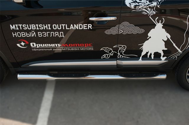 Защита порогов RusStal труба d76 с накладками (вариант 3) для Mitsubishi Outlander III 2015-2018. Артикул MOT-0021083