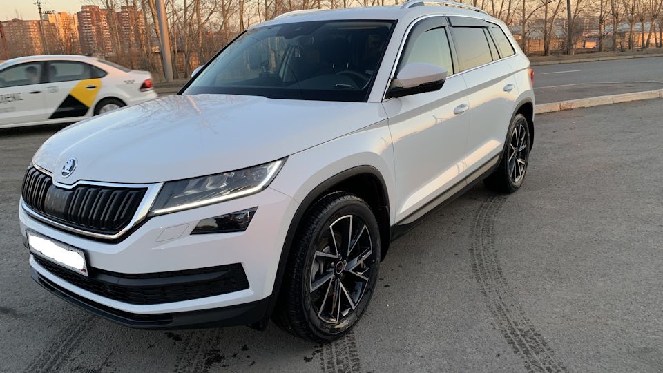 Дефлекторы V-Star для окон (с хром. молдингом) Skoda Kodiaq 2016-2026. Артикул CHR03027