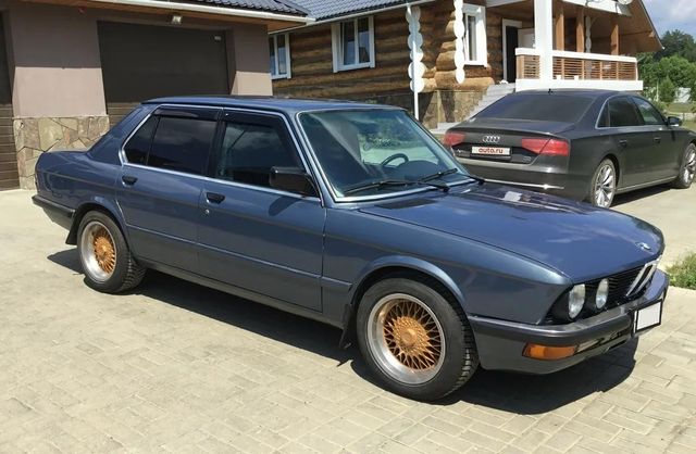 Дефлекторы Cobra Tuning для окон BMW 5 E28 седан 1981-1988. Артикул B24382