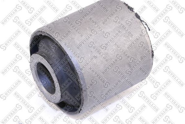 Сайлентблок переднего рычага подвески Stellox. Артикул 87-98128-SX