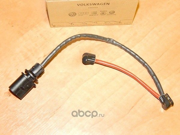 Датчик износа тормозных колодок  VAG. Артикул 8R0615121A