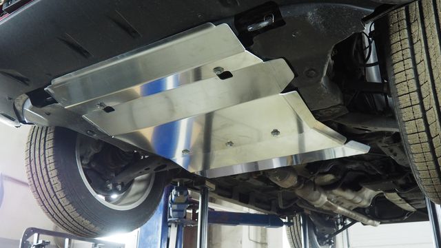 Защита алюминиевая АВС-Дизайн для картера и КПП Haval H2 AКПП, 2WD 2014-2021. Артикул 06.01ABC