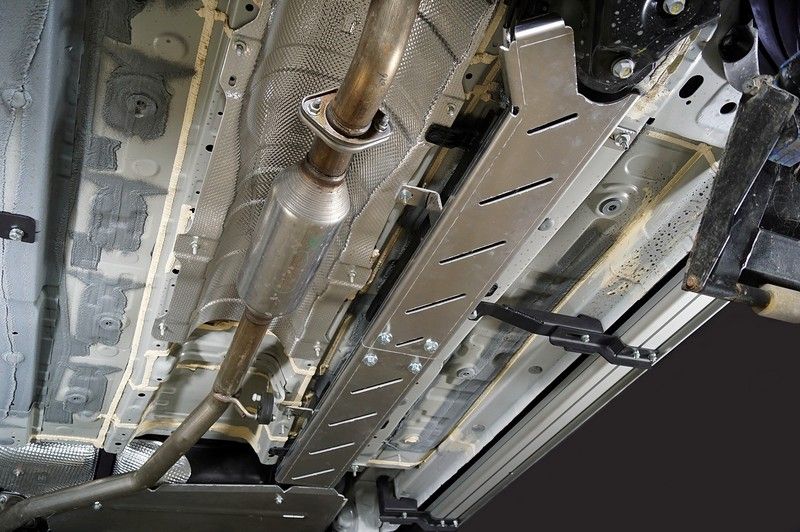 Защита алюминиевая ТСС (4 мм) для топливопровода 2 шт. Changan CS35 Plus 2023-2026. Артикул ZKTCC00571