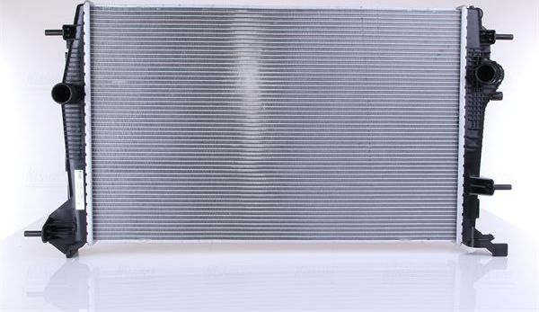 Радиатор охлаждения двигателя Nissens. Артикул 637648