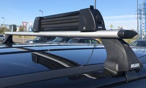 Крепление INTER для перевозки 5-и пар лыж с замком и пластиковой заглушкой. Артикул 5506B