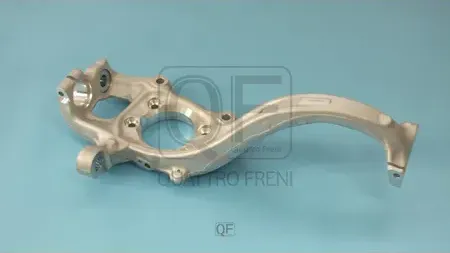 Кулак поворотный fr lh (Quattro Freni). Артикул qf00d00026