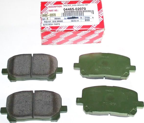 Тормозные колодки Toyota. Артикул 0446502070