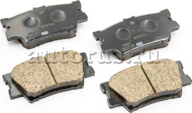 Тормозные колодки Toyota. Артикул 0446633200