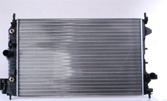 Радиатор охлаждения двигателя Nissens ** FIRST FIT ** для Saab 9-3 II 2004-2015. Артикул 63113A