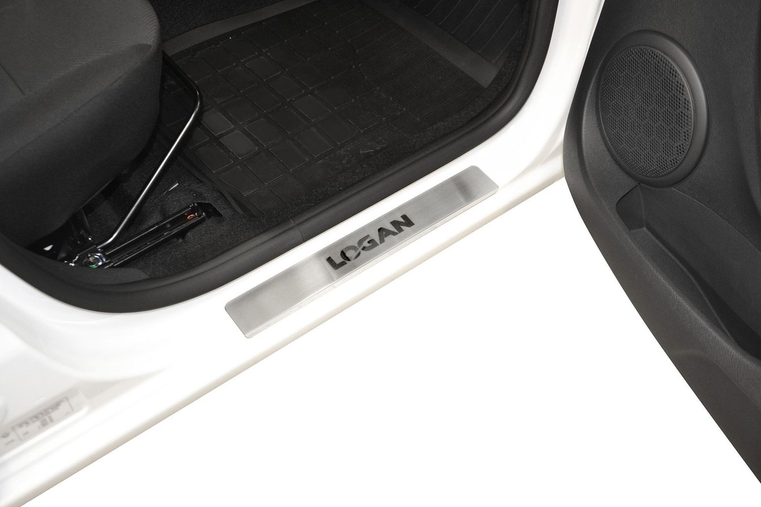 Накладки PT Group на пороги НПС для Renault Logan II 2013-2026. Артикул 07032401