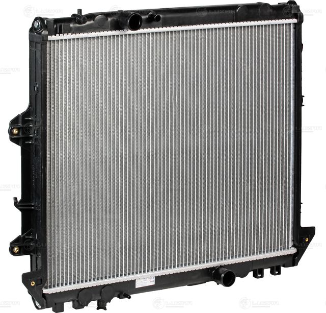 Радиатор охлаждения двигателя Luzar для Toyota Hilux VII 2004-2015. Артикул LRc 1969