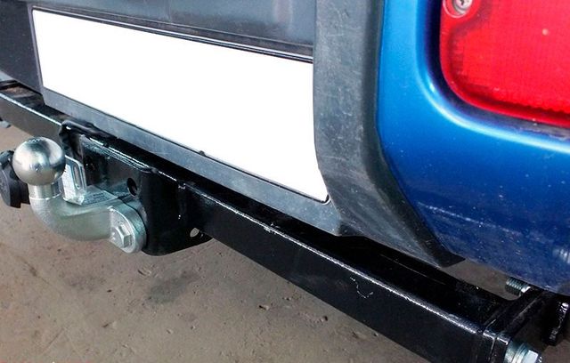 Фаркоп Лидер-Плюс для Suzuki Jimny 1998-2018. Фланцевое крепление. Артикул S403-F