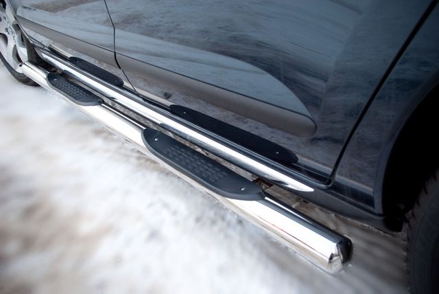 Защита порогов RusStal труба d76 с накладками (вариант 3) для Peugeot 3008 2009-2026. Артикул P38T-0004213