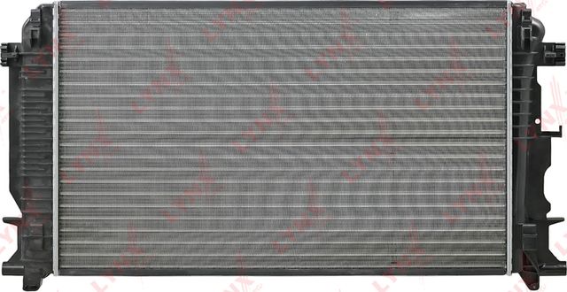 Радиатор охлаждения двигателя LYNXauto для Volkswagen Crafter I 2006-2013. Артикул RM-3005