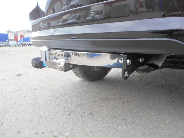 Фаркоп Baltex для Toyota Fortuner II 2017-2026 с нержавеющей накладкой. Фланцевое крепление. Артикул 24900708E