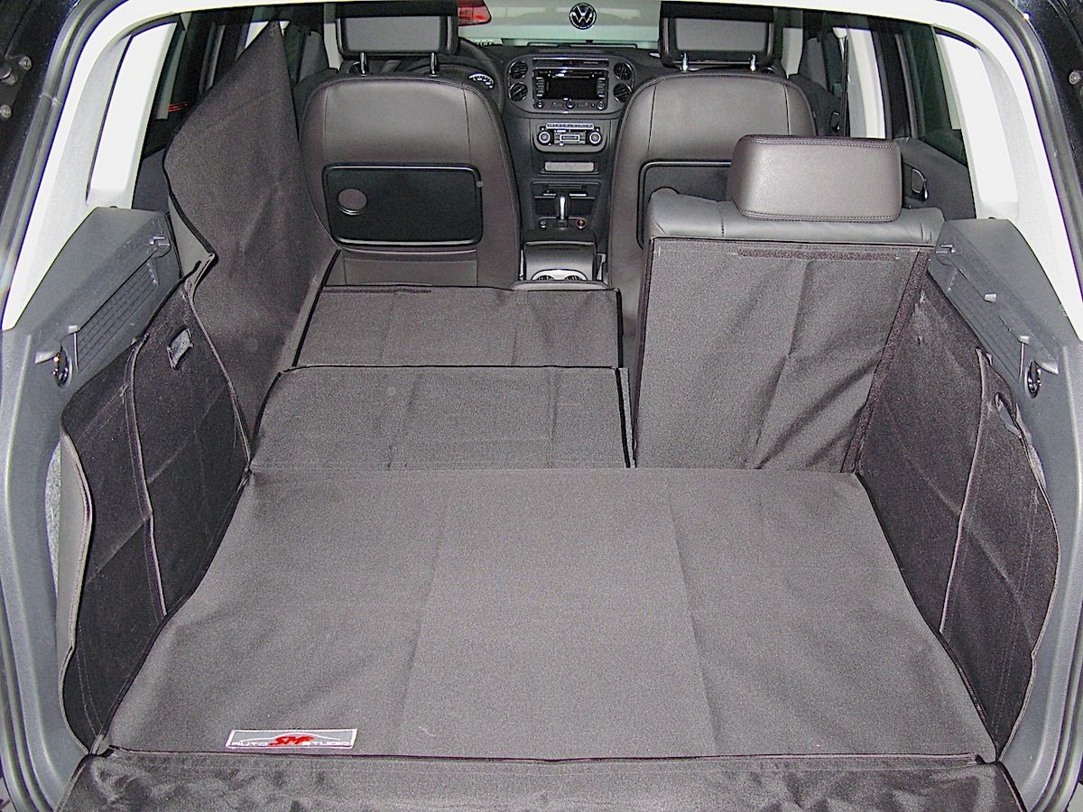 Защитный чехол AUTOSMSTUDIO "Maxi" в багажник автомобиля для Volkswagen Tiguan I 2006-2017, серый. Артикул TP-VW3TI-MAXI-GR