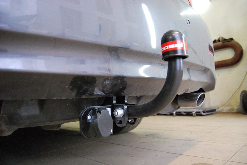 Фаркоп Imiola для Toyota Corolla E180/E170 седан 2013-2019. Артикул T.045