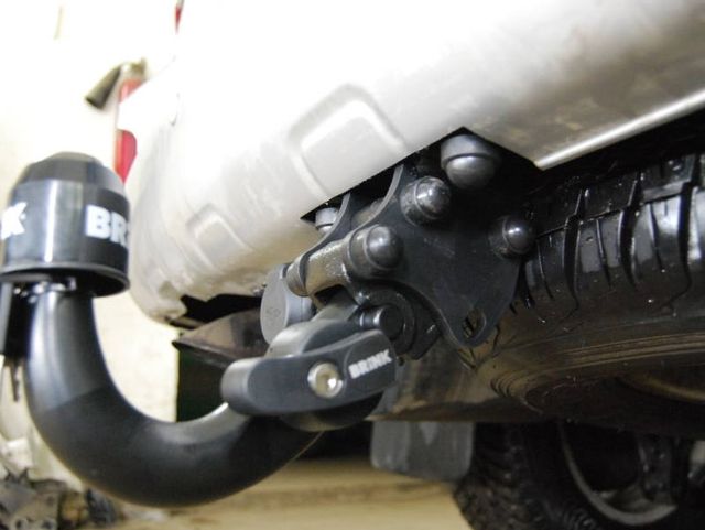 Фаркоп Brink (Thule) для Toyota Land Cruiser 200 V8 2007-2021. Быстросъемный крюк. Артикул 424700