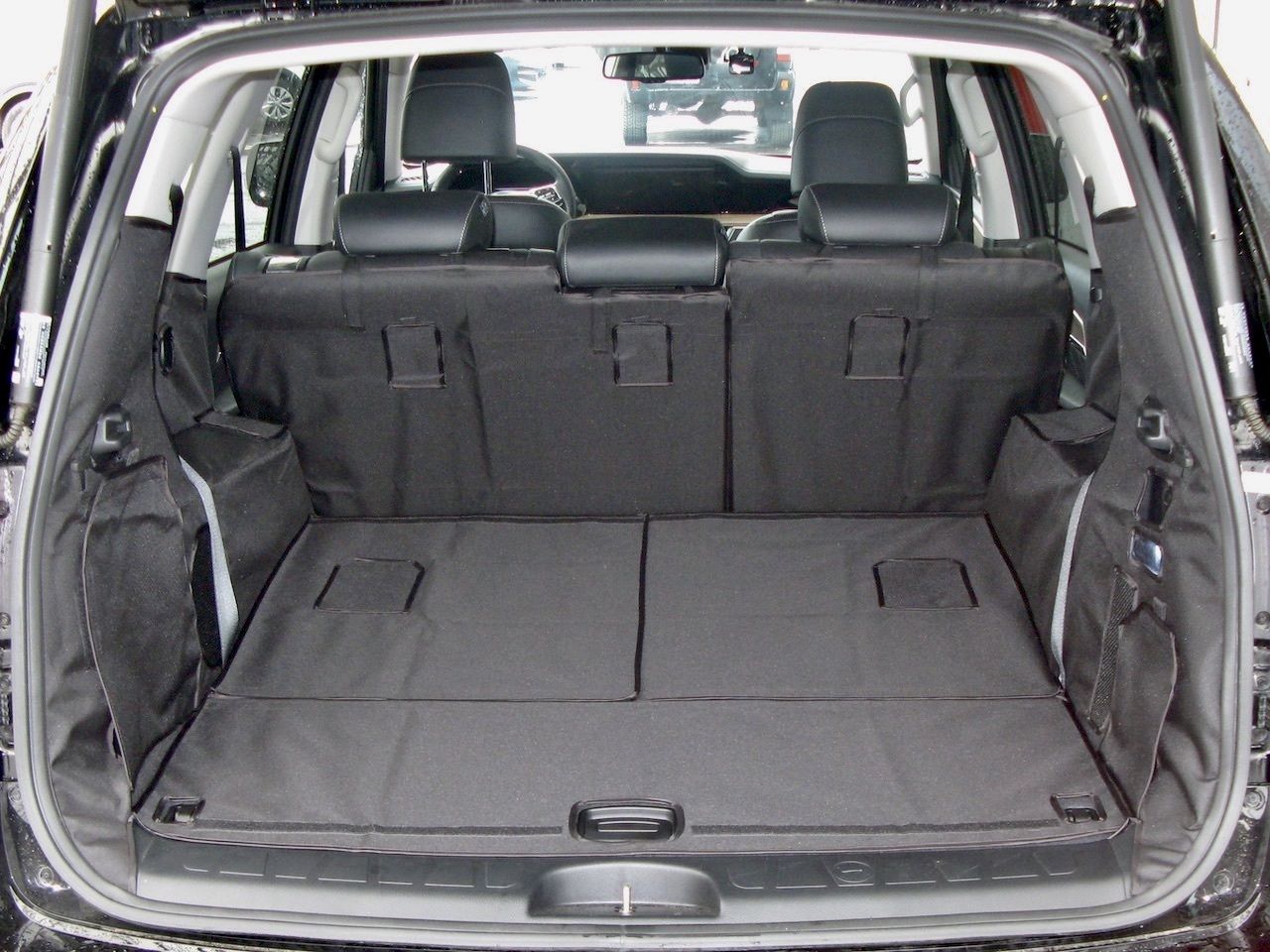 Защитный чехол AUTOSMSTUDIO "Maxi" в багажник автомобиля для Kia Mohave II рестайлинг  09.2019-2026, черный. Артикул TP-KMOH-HM2-MAXI-BL