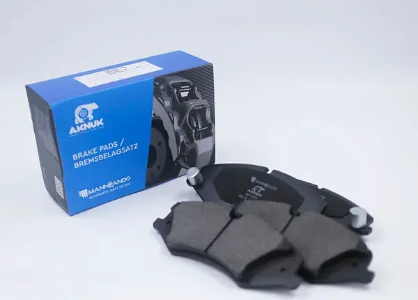 КОЛОДКИ ТОРМОЗНЫЕ ДИСКОВЫЕ ПЕРЕДНИЕ AKNUK LAND ROVER DISCOVERY IV (L31. Артикул BP1085