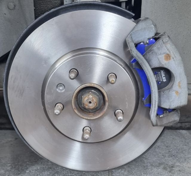 Тормозной диск Miles передний для Saab 9-5 II 2010-2012. Артикул K000273