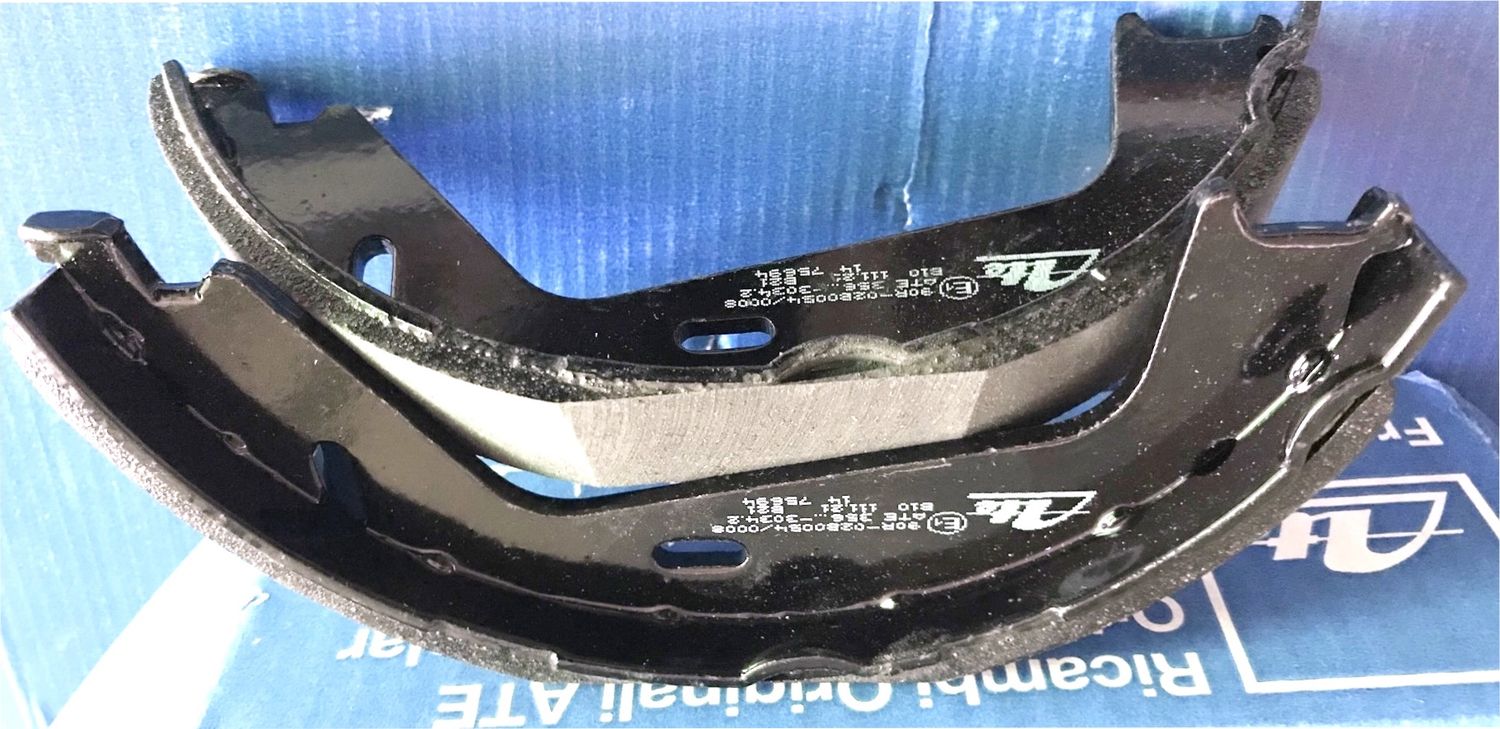 Тормозные колодки (стояночная тормозная система) ATE. Артикул 03.0137-3034.2