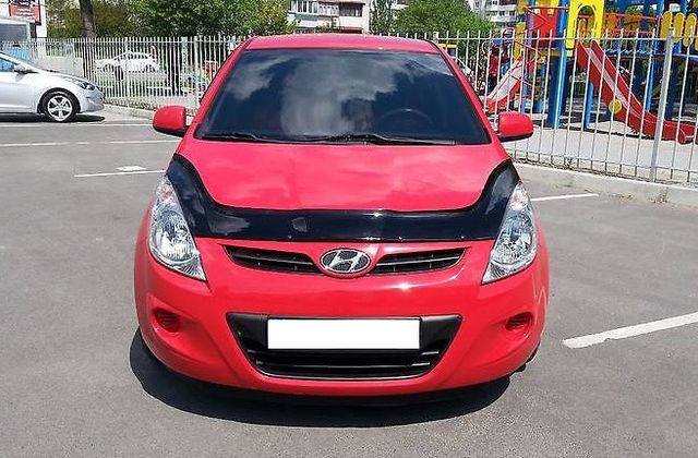 Дефлектор VT52 для капота Hyundai i20 2008-2014. Артикул HYD04VT