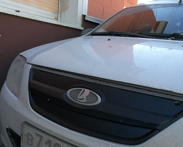 Зимняя заглушка (утеплитель) радиатора PT Group (ABS) для Lada Largus I 2012-2019. Артикул 01302801