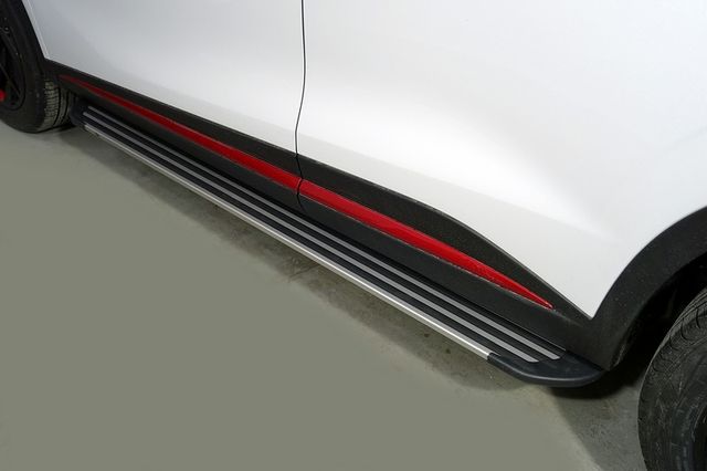 Пороги алюминиевые ТСС Slim Line Silver 1720 мм для Omoda C5 2WD 2022-2026. Артикул OMOC522-10S