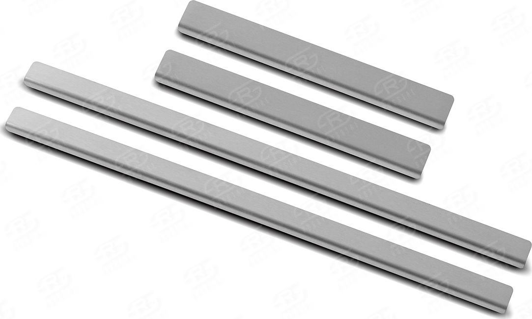 Накладки RusStal на пороги (лист нерж. шлифованный) для Isuzu D-MAX 2016-2026. Артикул ISDMX16-02