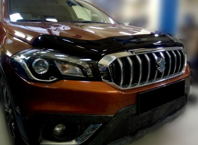 Дефлектор SIM для капота Suzuki SX4 II рестайлинг S-Cross 2016-2026. Артикул SSZSX41612