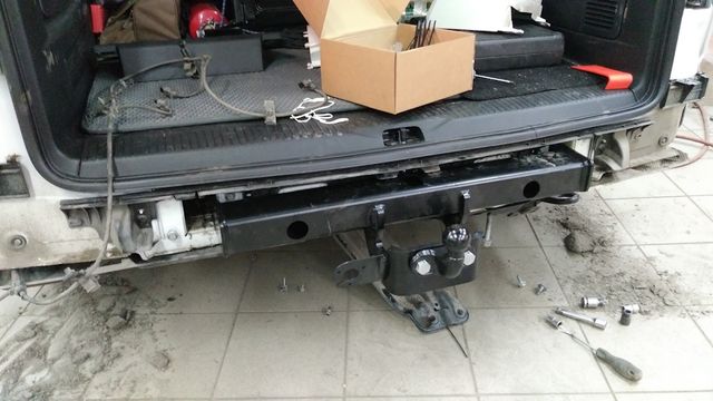 Фаркоп Westfalia для Volkswagen Multivan T6 Van 2015-2026. Фланцевое крепление. Артикул 321681600001