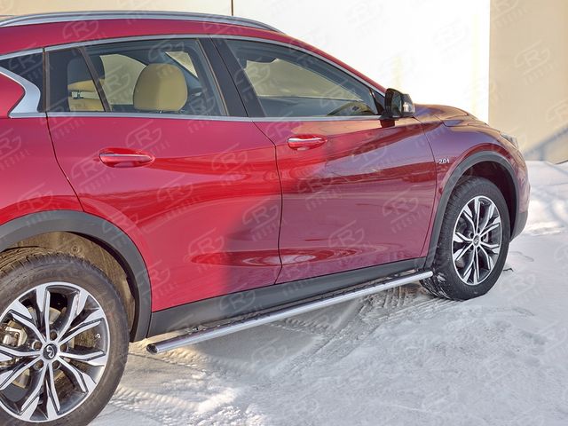 Защита порогов RusStal труба 75х42 овал с проступью для Infiniti QX30 2016-2025. Артикул IQX3O-002501