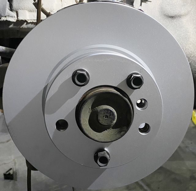 Тормозной диск Textar Pro+ передний для BMW 4 F32/F33/F36 2013-2026. Артикул 92238505